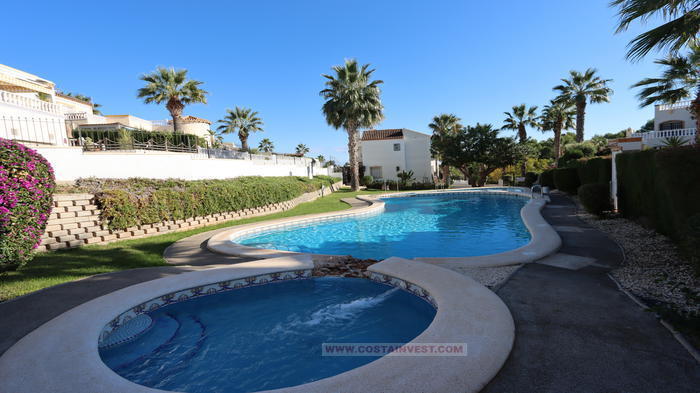 Bungalow -
                                Orihuela Costa -
                                2 chambres -
                                4 occupants